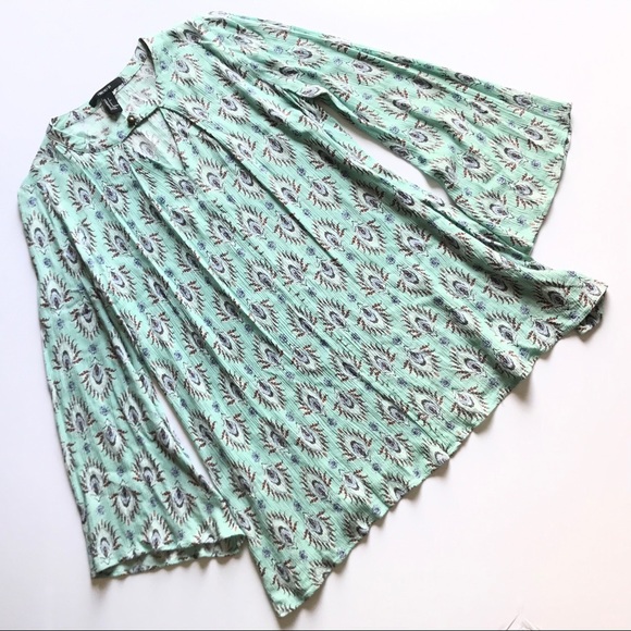 Forever 21 Blue Bell Sleeve Boho Keyhole Tunic Top - Picture 2 of 5